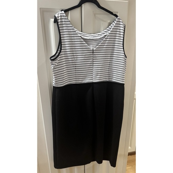 Maya Brooke Sleeveless A-Line Dress Women Size 18W Black White Stud Beaded Neck - Picture 4 of 9